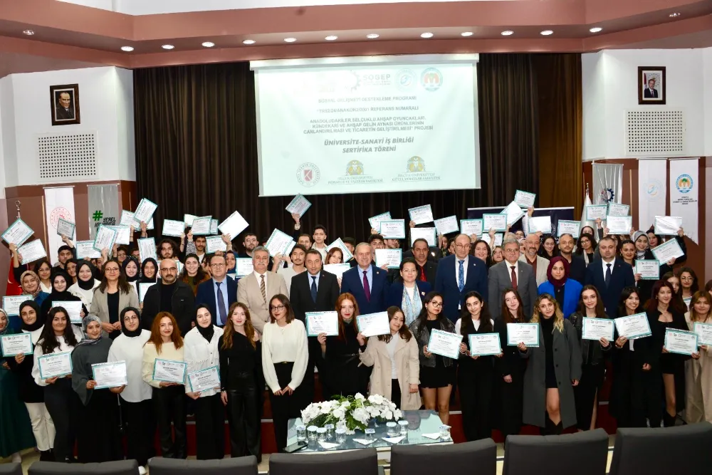 Üniversite Sanayi işbirliği sonuç verdi  eğitim alan öğrenciler sertifika aldı
