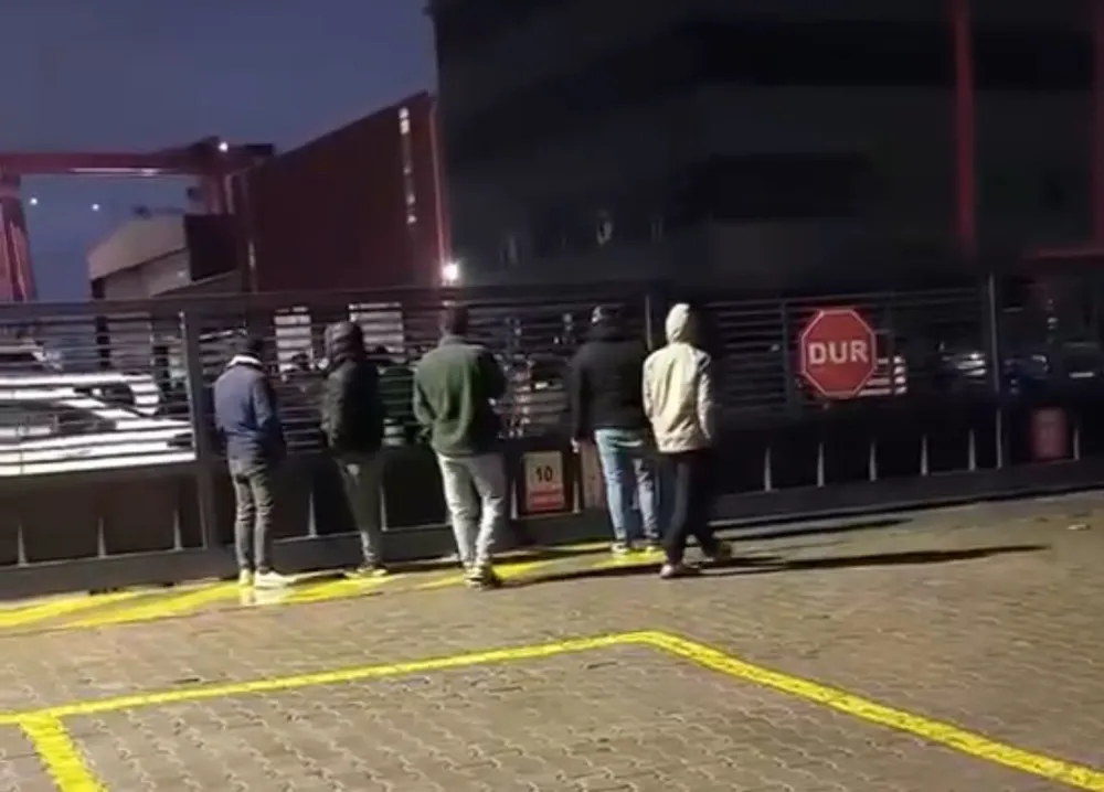 Demir Bloklar Arasına Sıkışan İşçi Hayatını Kaybetti!