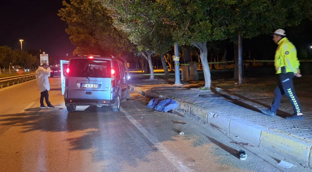 Kaldırıma Çarpan Otomobilden Fırlayan Buse Hayatını Kaybetti!