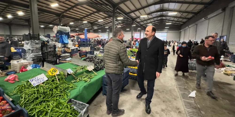 Başkan Altay pazar esnafını ziyaret etti