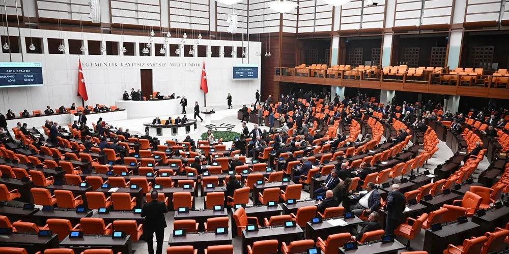 Emekliye 4 bin TL ikramiye Meclis