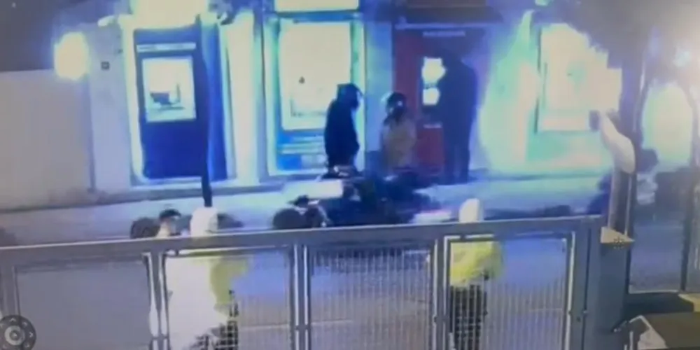 Hem suçlu hem güçlü! Ceza yazan polislere saldırdı 
