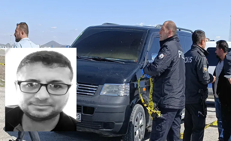 Park halindeki minibüste ölü bulundu