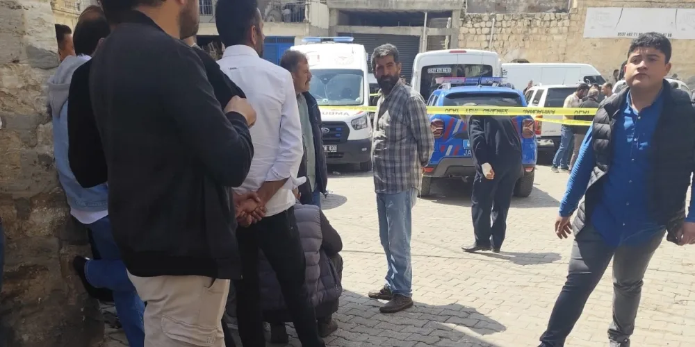 Cami tuvaletinde boğazı kesilmiş halde ölü bulundu