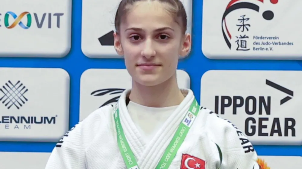 Büyükşehirli sporcu Fatma Zehra