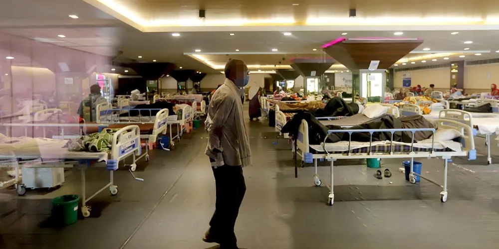 Yemeğin içinden ölü kertenkele çıktı! 65 öğrenci hastaneye kaldırıldı