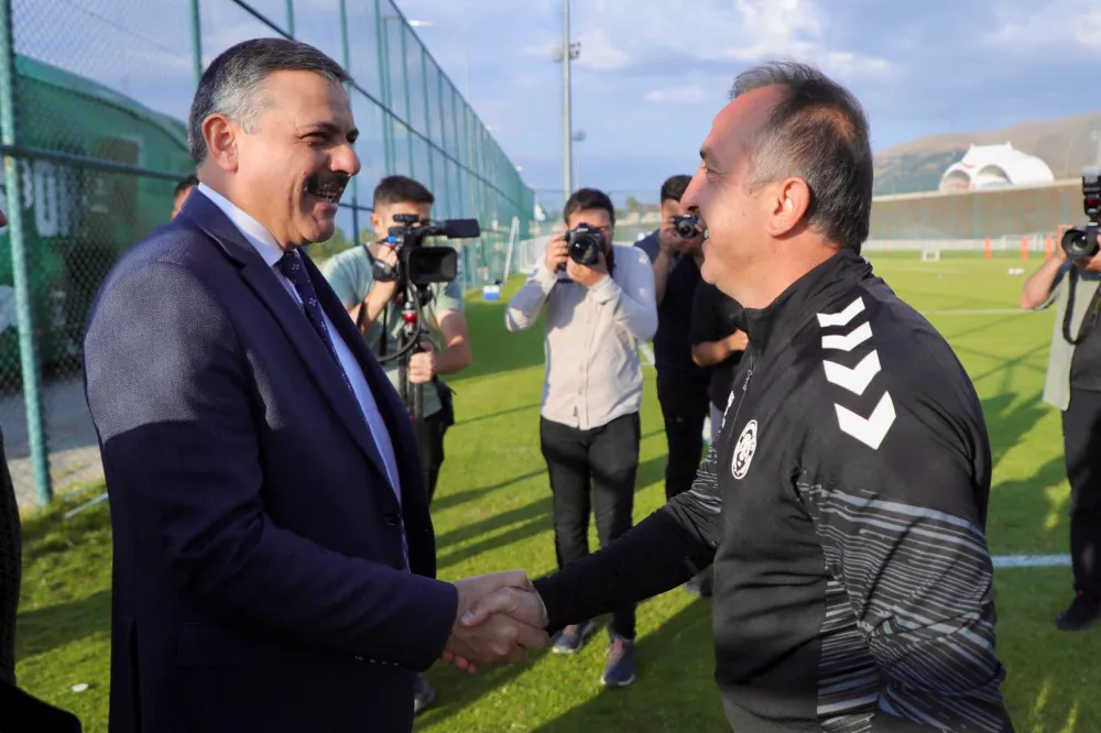 Konyalı Vali Konyaspor kampında